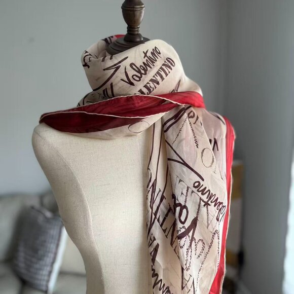 【Brand NEW】Valentino Floral & Logo Print 100% Silk Scarf - Picture 3 of 8